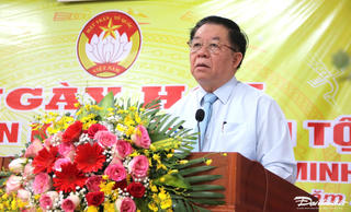 Đồng Nai: Trưởng Ban Tuyên giáo Trung ương Nguyễn Trọng Nghĩa tặng quà, chung vui Ngày hội Đại đoàn kết toàn dân tộc tại ấp Tân Bắc