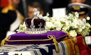 Những điều cần biết về linh cữu của Nữ hoàng Elizabeth II khi nằm ở Westminster