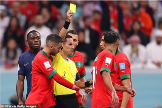 Đội tuyển Morocco kiện trọng tài lên FIFA