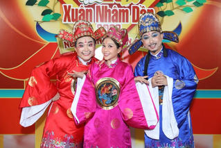 Rộn ràng mùa hài Tết