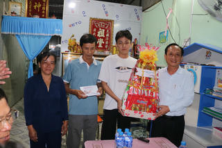 Thanh niên Bạc Liêu hăng hái lên đường nhập ngũ