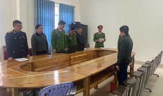 'Ăn chặn' gần 200 triệu đồng, một hiệu trưởng bị khởi tố