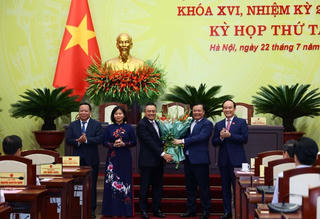 100% đại biểu HĐND bầu ông Trần Sỹ Thanh làm Chủ tịch UBND TP Hà Nội