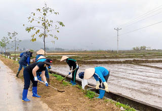 Hướng về cơ sở chăm lo cho dân