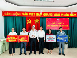 Mặt trận Khánh Hòa tiếp nhận hơn 2,8 tỷ đồng ủng hộ đồng bào các tỉnh miền Bắc bị thiên tai