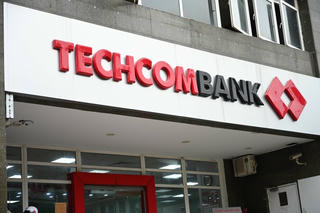 Các con của Chủ tịch Techcombank Hồ Hùng Anh chi hàng nghìn tỷ để mua cổ phiếu TCB