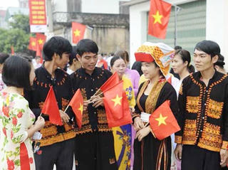 Bắc Giang: Tặng Giấy khen cho các cá nhân người DTTS điển hình tiên tiến  