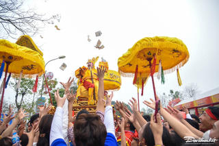 Hà Nội: Độc đáo lễ hội rước 'vua, chúa' sống tại hội đền Sái