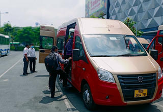 Thêm 14 tuyến xe khách kết nối vào sân bay Tân Sơn Nhất