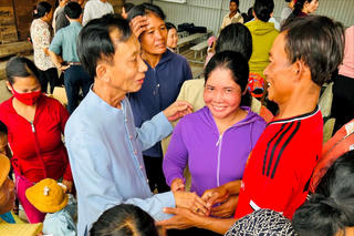 Thắp lửa yêu thương