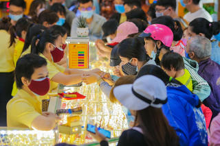 Thị trường vàng nóng trước ngày vía Thần tài