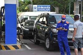Giá xăng có thể giảm gần 2.000 đồng mỗi lít trong thời gian tới?