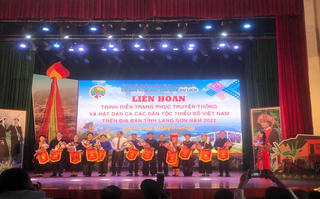 Liên hoan trình diễn trang phục truyền thống và hát dân ca các dân tộc thiểu số Việt Nam tỉnh Lạng Sơn năm 2022