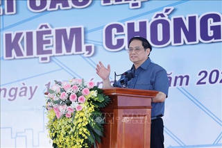 Thủ tướng phát động thi đua 'Đẩy mạnh phát triển kết cấu hạ tầng đồng bộ, hiện đại; thực hành tiết kiệm, chống lãng phí'