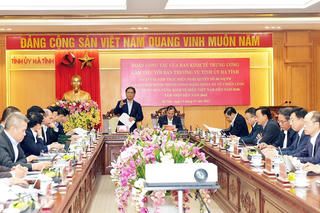 Trưởng Ban Kinh tế Trung ương làm việc với Ban Thường vụ Tỉnh ủy Hà Tĩnh về Nghị quyết số 36-NQ/TW