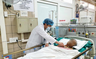 Gỡ khó đấu thầu thuốc, vật tư y tế