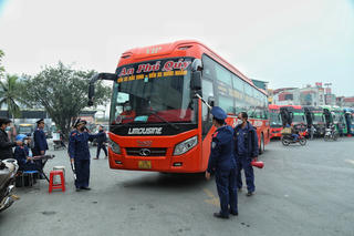 Hà Nội: Thanh tra ứng trực tại 41 vị trí ùn tắc, nghiêm cấm doanh nghiệp bỏ chuyến