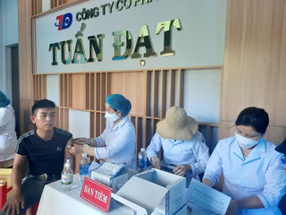 Quảng Nam: Phát động tiêm vaccine phòng Covid-19 cho công nhân lao động