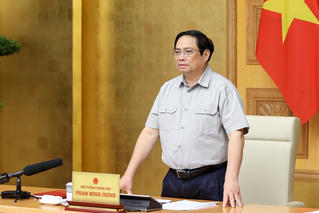 Thủ tướng chủ trì cuộc họp trực tuyến ứng phó khẩn cấp với bão số 4