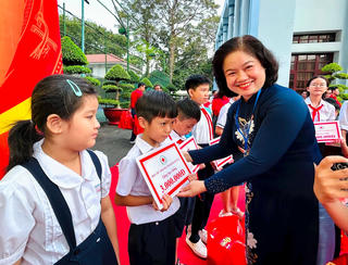 Nhiều hoạt động hỗ trợ đồng bào nghèo và người dân vùng bị thiên tai