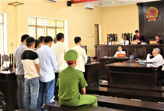 Quảng Nam: Lãnh đạo 2 công ty lĩnh 17 năm tù vì mua bán 43 tấn thuốc nổ trái phép
