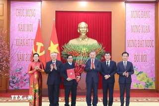 Tổng Bí thư trao quyết định thành lập các Đảng bộ trực thuộc Trung ương
