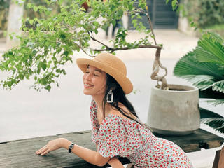 Phong cách thời trang trẻ trung như gái đôi mươi của Hiền Thục