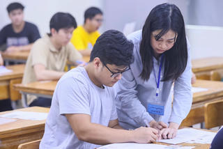 Bài thi tổ hợp KHXH tiệm cận cách ra đề mới
