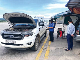 Chuyện ít biết về “khám” xe ngoài đảo