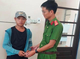 Bị chủ lừa không trả tiền công, nam thanh niên đi bộ từ Quảng Nam ra Huế