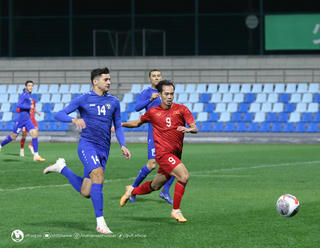 HLV Philippe Troussier chia sẻ gì sau trận thua đội tuyển Uzbekistan? 