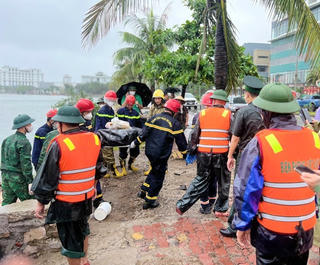 Vụ lật tàu trên vịnh Hạ Long: Tìm thấy thêm 1 nạn nhân, còn 2 nạn nhân mất tích