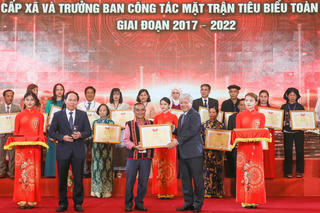 [Ảnh] Vinh danh 236 điển hình tiêu biểu trong công tác Mặt trận