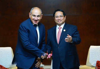 Thủ tướng Phạm Minh Chính gặp Thủ tướng Armenia Nikol Pashinyan