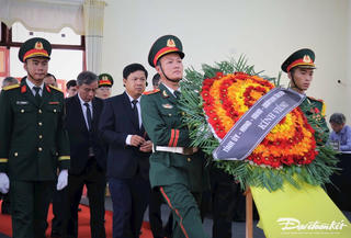 153 đoàn đến viếng nguyên Chủ tịch nước Trần Đức Lương tại Quảng Ngãi