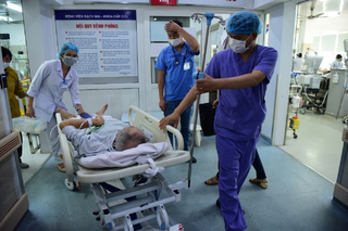 Ngộ độc rượu: Cảnh báo không thừa