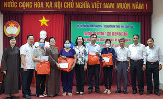 Cần Thơ: Trao nhiều phần quà  Mẹ Việt Nam anh hùng và các gia đình chính sách 