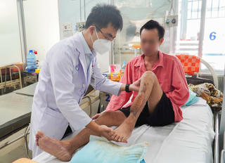Điều trị thành công một bệnh nhân bị mất đoạn lớn thân xương chày