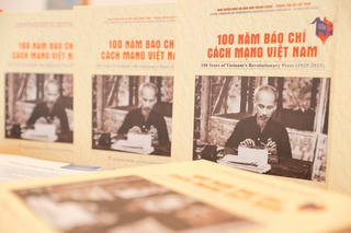 Ra mắt sách ảnh '100 năm Báo chí Cách mạng Việt Nam'