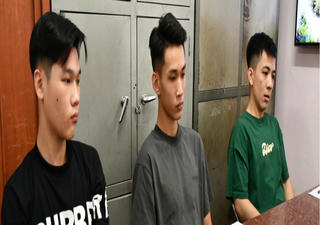Khởi tố bắt tạm giam 3 đối tượng 'bốc đầu mô-tô' trên quốc lộ để đăng video câu view