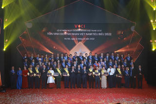 Bà Đỗ Nguyệt Ánh - Chủ tịch Hội đồng thành viên Tổng công ty Điện lực miền Bắc được vinh danh Doanh nhân tiêu biểu Việt Nam 2022