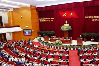 Thông cáo báo chí về ngày làm việc thứ hai của Hội nghị Trung ương 11 khóa XIII