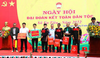 Chủ tịch Hội đồng Dân tộc của Quốc hội dự Ngày hội Đại đoàn kết toàn dân tộc ở Đắk Lắk