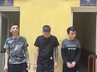Bắt giữ nhóm đối tượng mang kìm thủy lực, dao phóng đi trộm xe máy