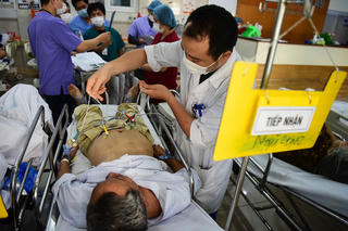 Cơ sở y tế sẵn sàng điều trị xuyên Tết