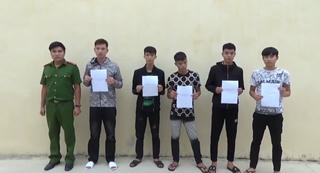 Hai nhóm thanh niên đuổi đánh nhau gây náo loạn đường phố