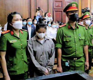 “Dì ghẻ” bạo hành bé gái 8 tuổi đến tử vong: Truy tố nhiều tội danh