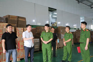Phú Thọ: Toàn cảnh việc tạm giữ hàng trăm tấn gia vị giả