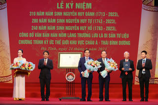 Làng Trường Lưu đón bằng chứng nhận di sản tư liệu thế giới lần thứ 3