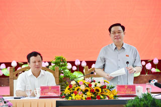 Chủ tịch Quốc hội Vương Đình Huệ làm việc với Ban Thường vụ Tỉnh uỷ Thừa Thiên - Huế 